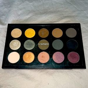 Mac eyeshadow x-15/ mellow moderns eyeshadow